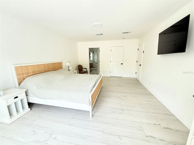 797 45TH AVENUE NE, St Petersburg, FL 33703