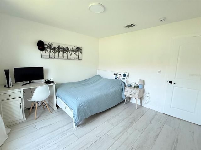 797 45TH AVENUE NE, St Petersburg, FL 33703