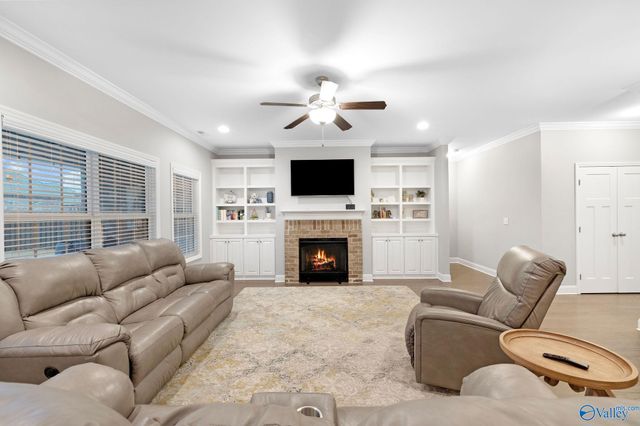 217 Willow Bank Circle, Decatur, AL 35603