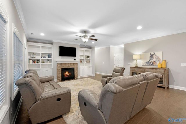 217 Willow Bank Circle, Decatur, AL 35603