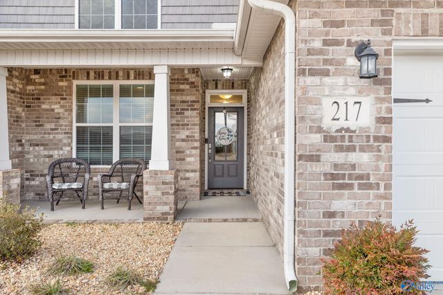 217 Willow Bank Circle, Decatur, AL 35603