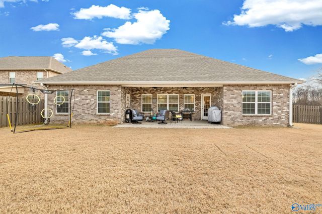 217 Willow Bank Circle, Decatur, AL 35603