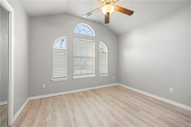 2000 Westwood Dr, Portland, TX 78374