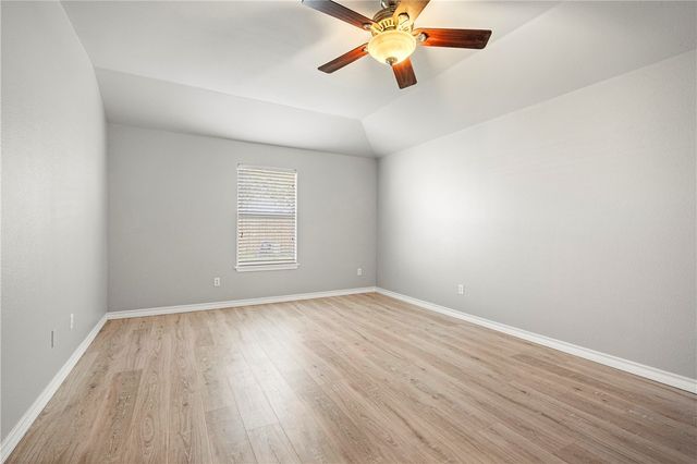 2000 Westwood Dr, Portland, TX 78374