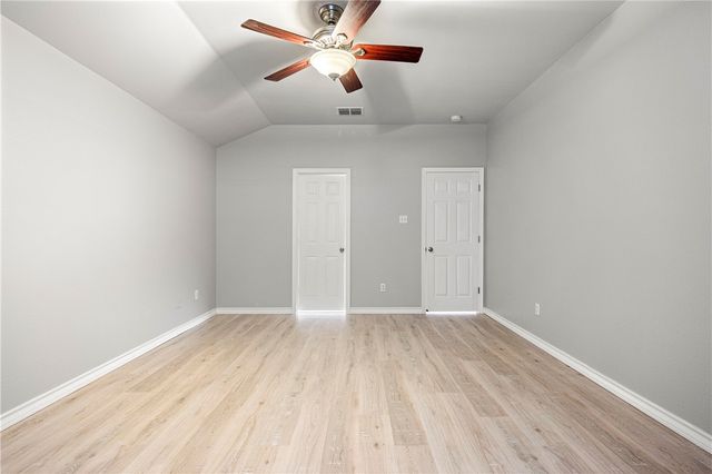 2000 Westwood Dr, Portland, TX 78374