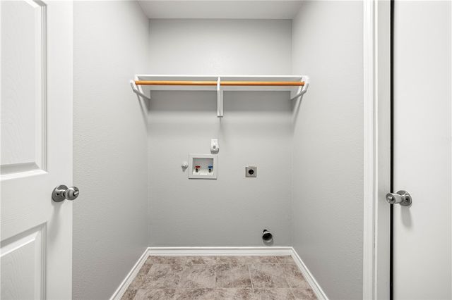 2000 Westwood Dr, Portland, TX 78374