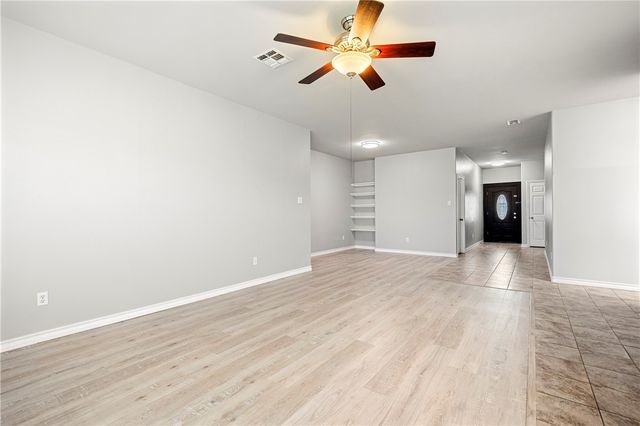 2000 Westwood Dr, Portland, TX 78374