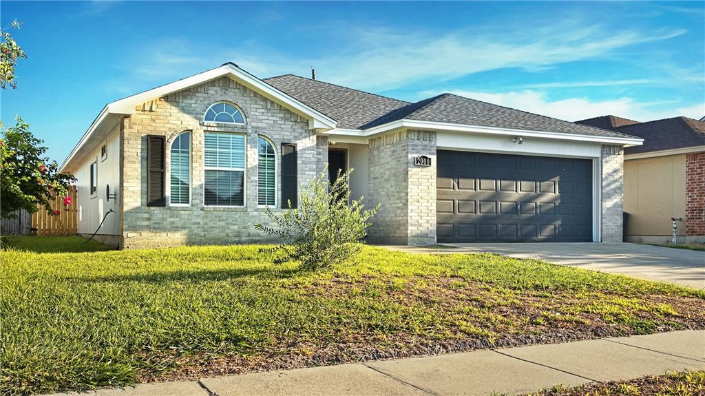 2000 Westwood Dr, Portland, TX 78374