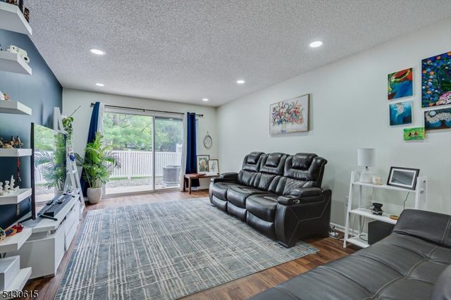 216 Amethyst Way, Franklin Twp., NJ 08823