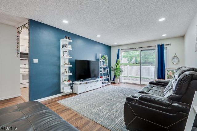 216 Amethyst Way, Franklin Twp., NJ 08823