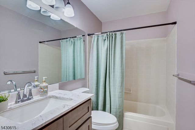 216 Amethyst Way, Franklin Twp., NJ 08823