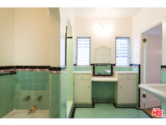 8434 BLACKBURN Avenue, Los Angeles, CA 90048