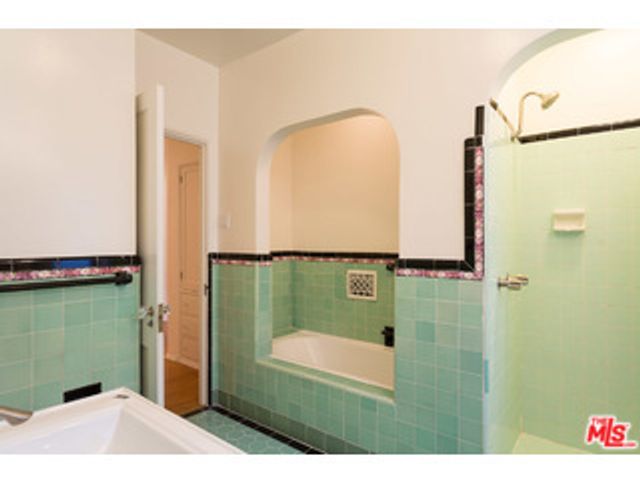 8434 BLACKBURN Avenue, Los Angeles, CA 90048