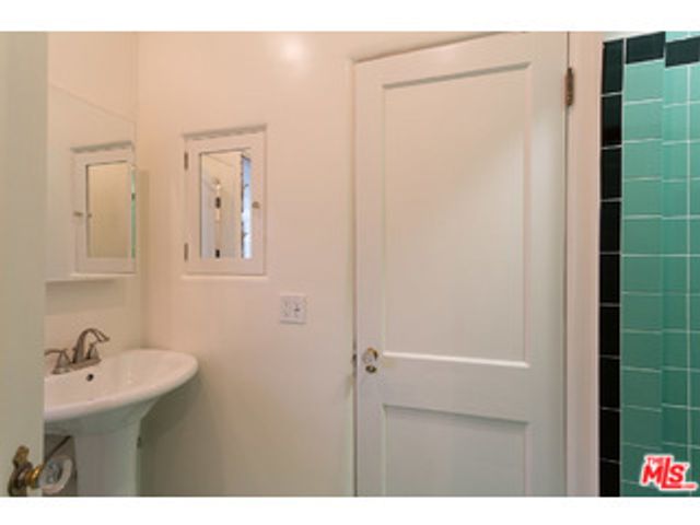 8434 BLACKBURN Avenue, Los Angeles, CA 90048