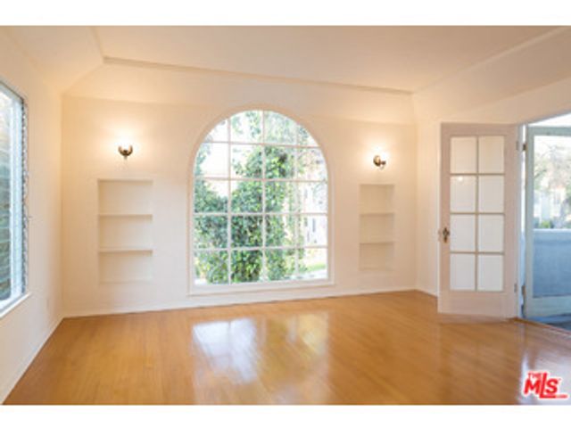 8434 BLACKBURN Avenue, Los Angeles, CA 90048