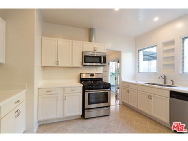 8434 BLACKBURN Avenue, Los Angeles, CA 90048