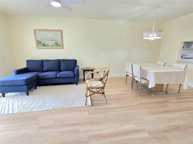 7610 NW 1st St 203, Margate, FL 33063