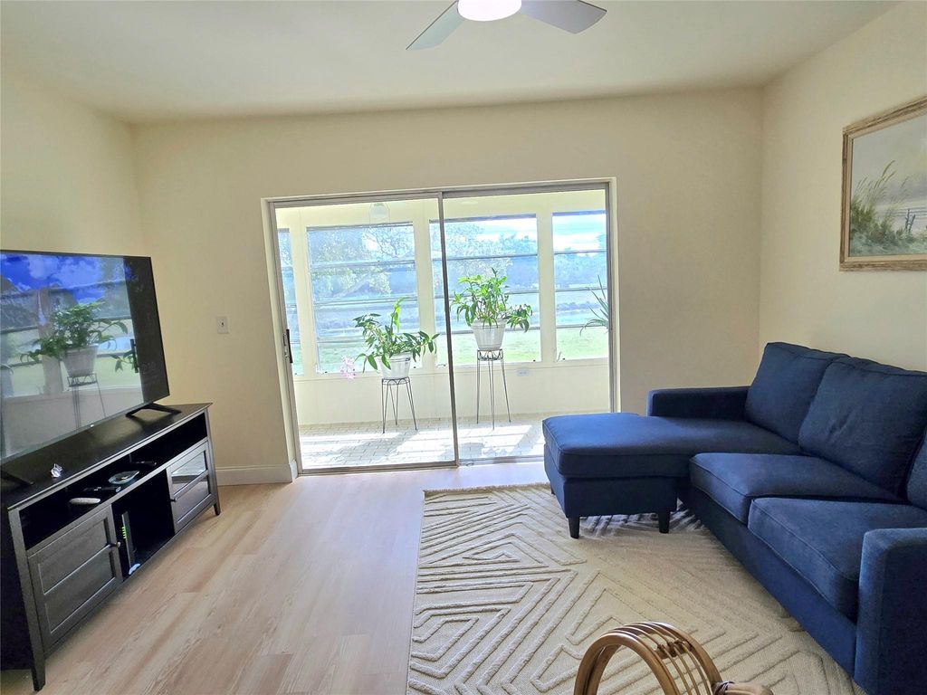 7610 NW 1st St 203, Margate, FL 33063