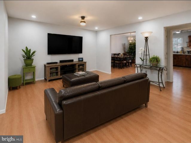 498 VALLEYWOOD RD, Millersville, MD 21108