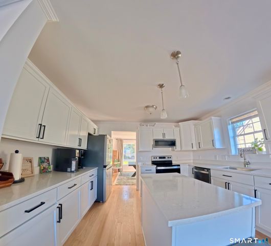 156 Dayton Road, Bridgeport, CT 06606