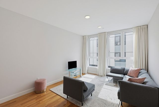 10 Taber 206, Boston, MA 02119