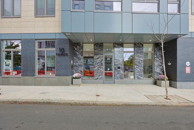 10 Taber 206, Boston, MA 02119