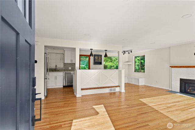 16253 13th Avenue SW, Burien, WA 98166