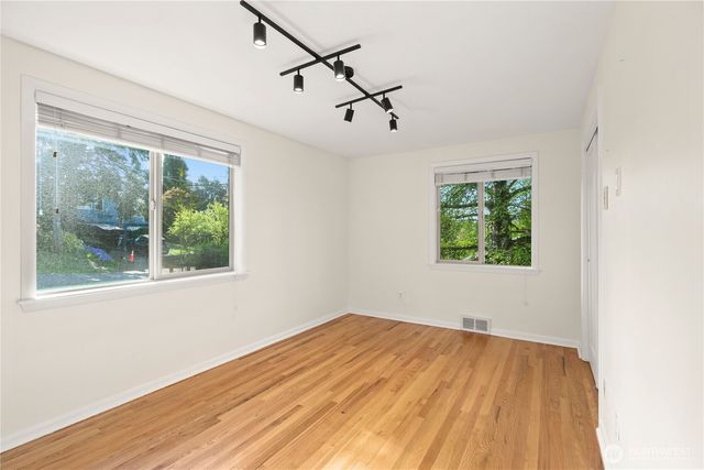 16253 13th Avenue SW, Burien, WA 98166
