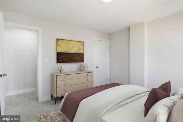 1026 W 5TH ST, Florence, NJ 08518