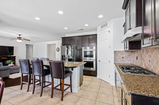 3863 Serena Avenue, Clovis, CA 93619