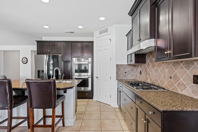 3863 Serena Avenue, Clovis, CA 93619