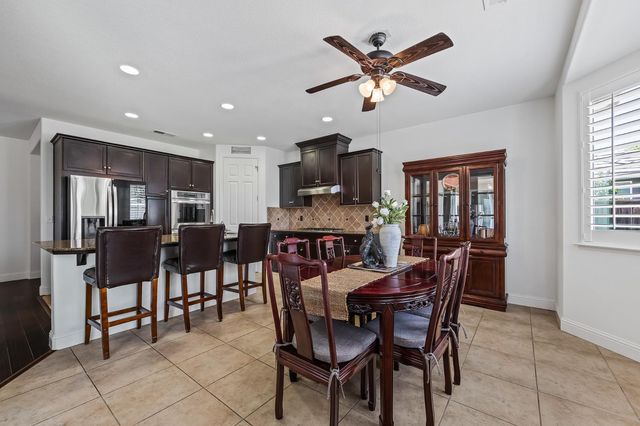 3863 Serena Avenue, Clovis, CA 93619