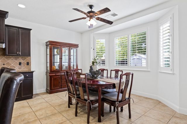 3863 Serena Avenue, Clovis, CA 93619