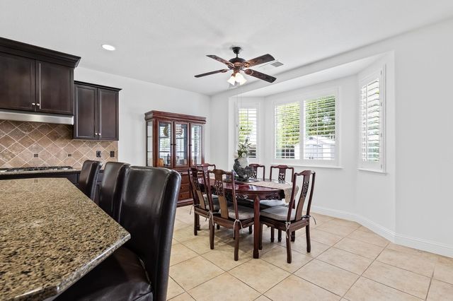 3863 Serena Avenue, Clovis, CA 93619