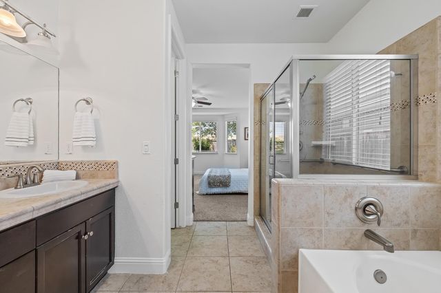 3863 Serena Avenue, Clovis, CA 93619