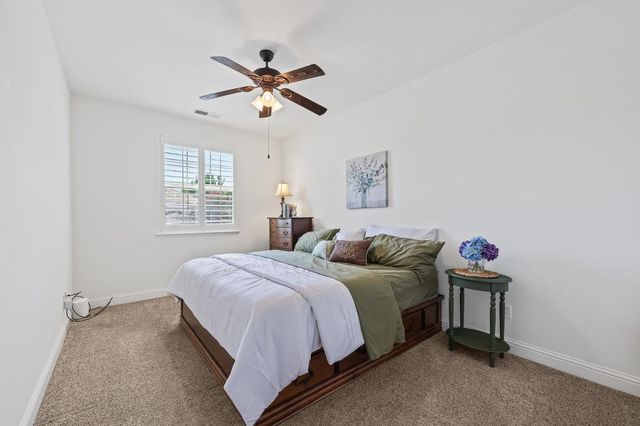 3863 Serena Avenue, Clovis, CA 93619
