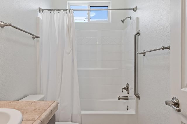 3863 Serena Avenue, Clovis, CA 93619