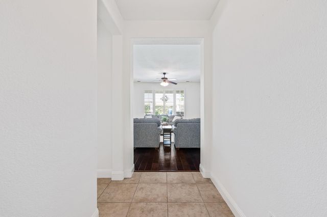 3863 Serena Avenue, Clovis, CA 93619