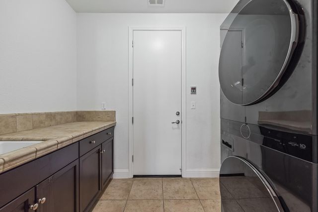 3863 Serena Avenue, Clovis, CA 93619