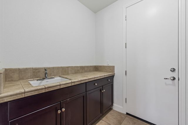 3863 Serena Avenue, Clovis, CA 93619