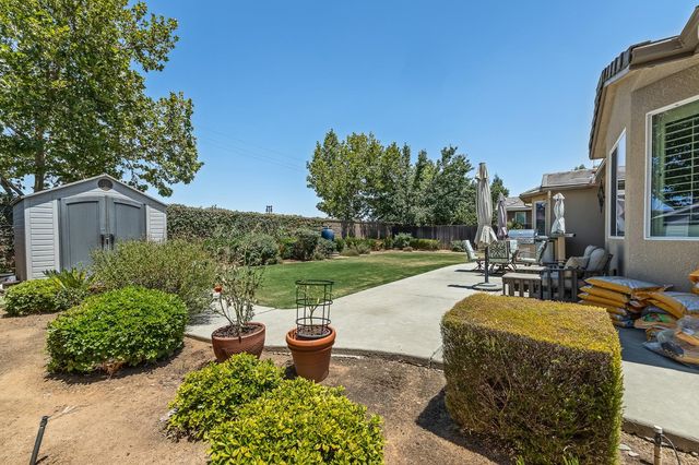 3863 Serena Avenue, Clovis, CA 93619