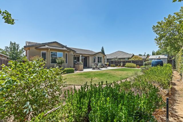 3863 Serena Avenue, Clovis, CA 93619