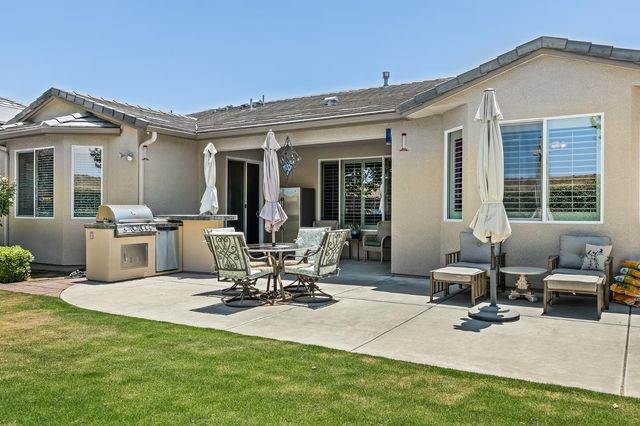 3863 Serena Avenue, Clovis, CA 93619