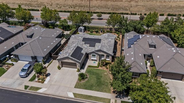 3863 Serena Avenue, Clovis, CA 93619