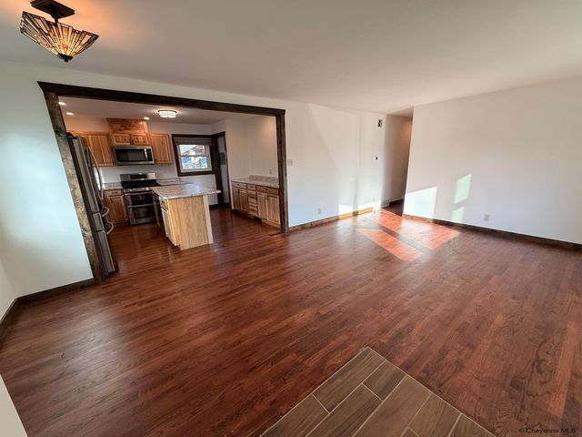 5041 GREYBULL AVE, Cheyenne, WY 82009