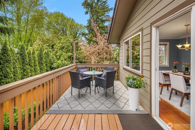 6240 NE 204th Place, Kenmore, WA 98028