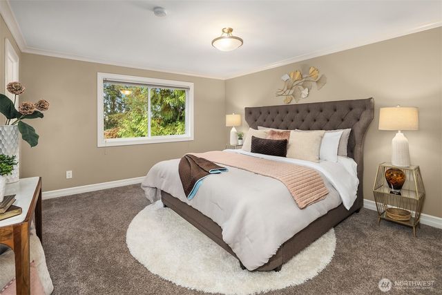 6240 NE 204th Place, Kenmore, WA 98028