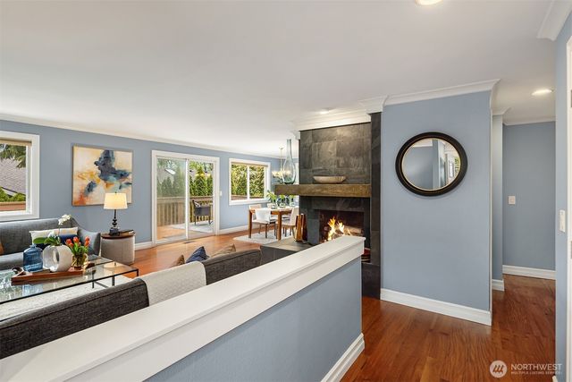 6240 NE 204th Place, Kenmore, WA 98028