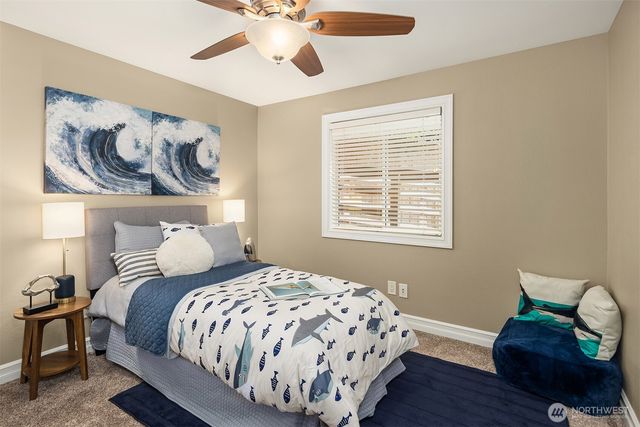 6240 NE 204th Place, Kenmore, WA 98028