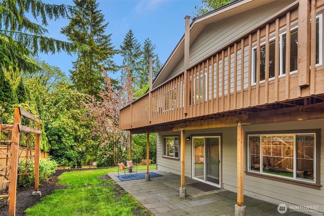 6240 NE 204th Place, Kenmore, WA 98028